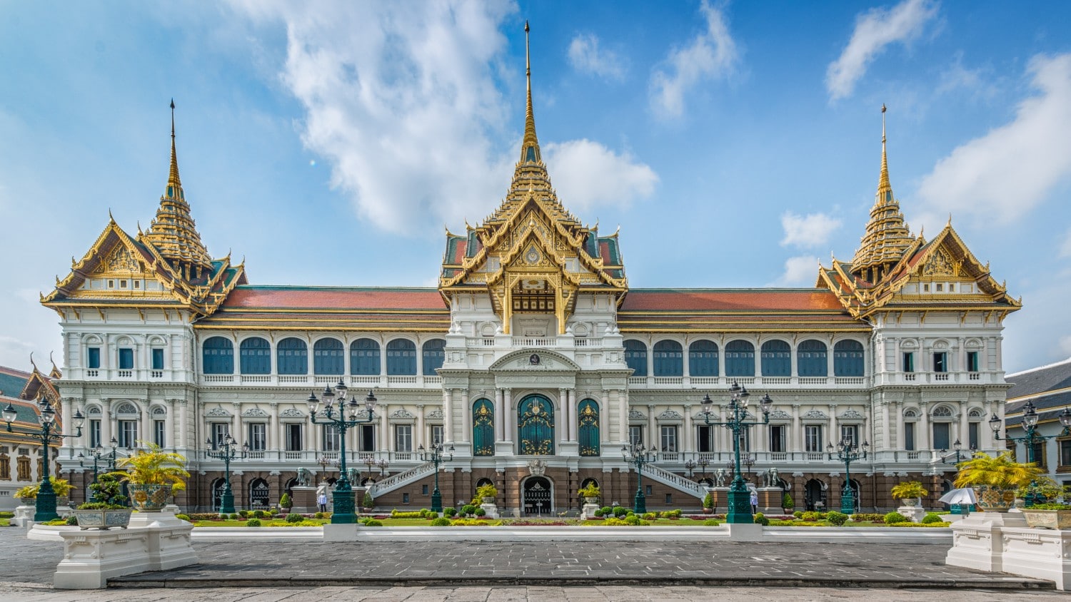 Grand Palace, Bankok Dört harika Güneydoğu Asya seyahat programı I Fotoğrafçılık I Seyahat Programı I Manzara I Yemek I Mimarlık I Laos I Tayland I Kamboçya I Myanmar I Malezya I Vietnam.  Seyahat rehberinin tamamını şimdi okuyun #seyahat #backpacking