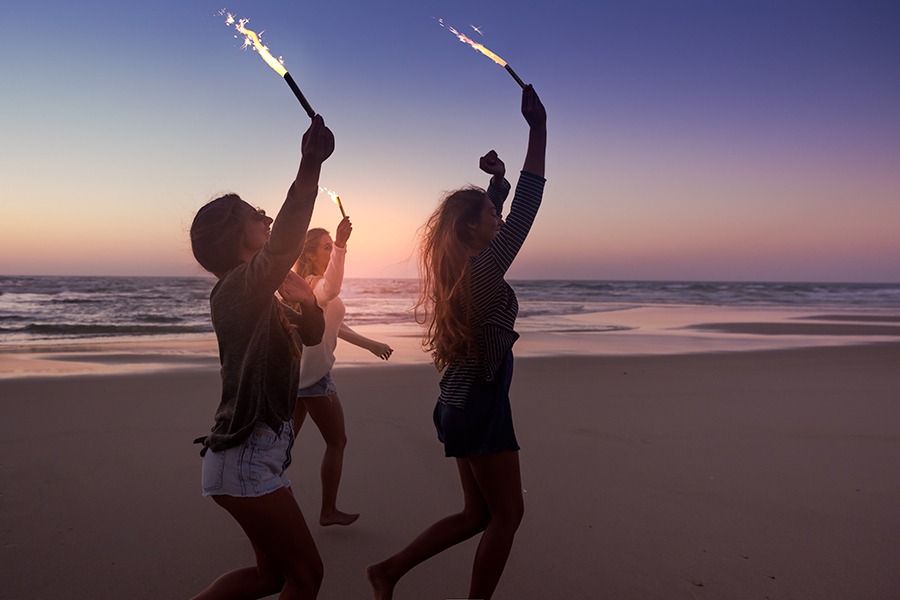 Full moon party / Envato