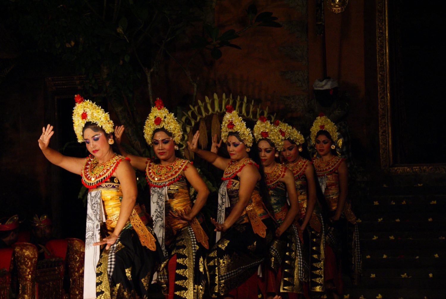 Balinese dancing in Ubud #indonesia #bali