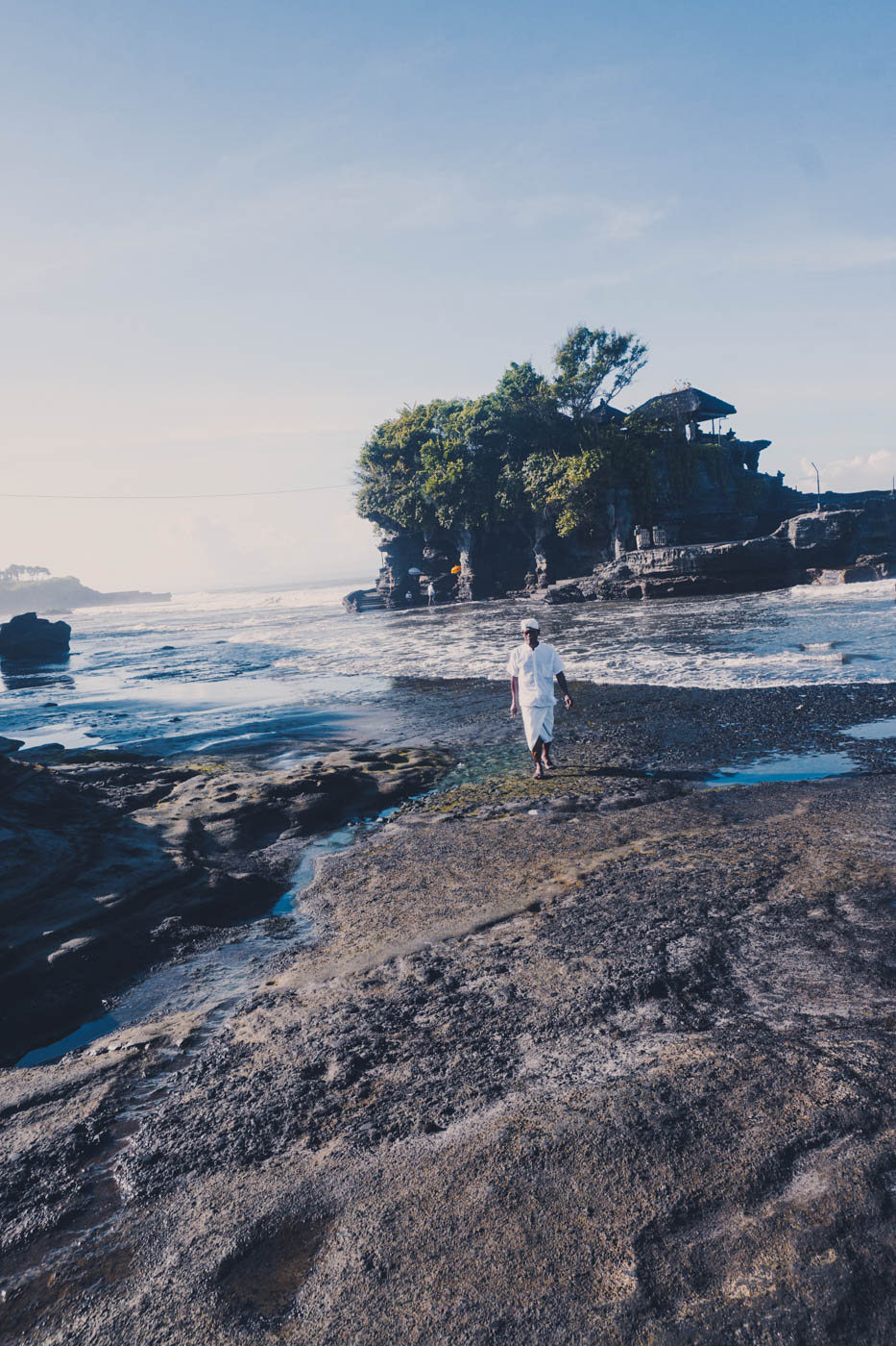 Tanah Lot Holy Sea Temple - Best Things to do in Bali. Beautiful beaches, gorgeous fashion and cultural Ubud #bali #traveldestinations #bucketlist #wanderlust