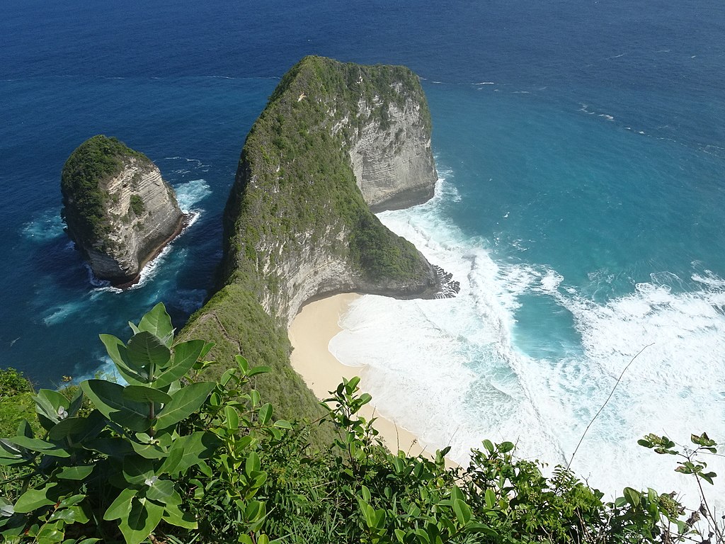 Temeling Cliff Nusa Penida - Bali'de Yapılacak En İyi Şeyler. Güzel plajlar, muhteşem moda ve kültürel Ubud #bali #seyahat destinasyonları #bucketlist #wanderlust