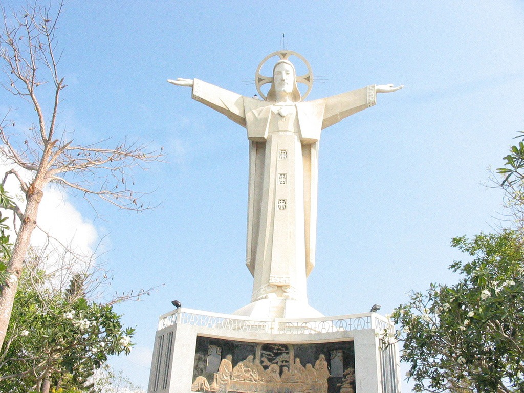 İsa heykeli Vietnam