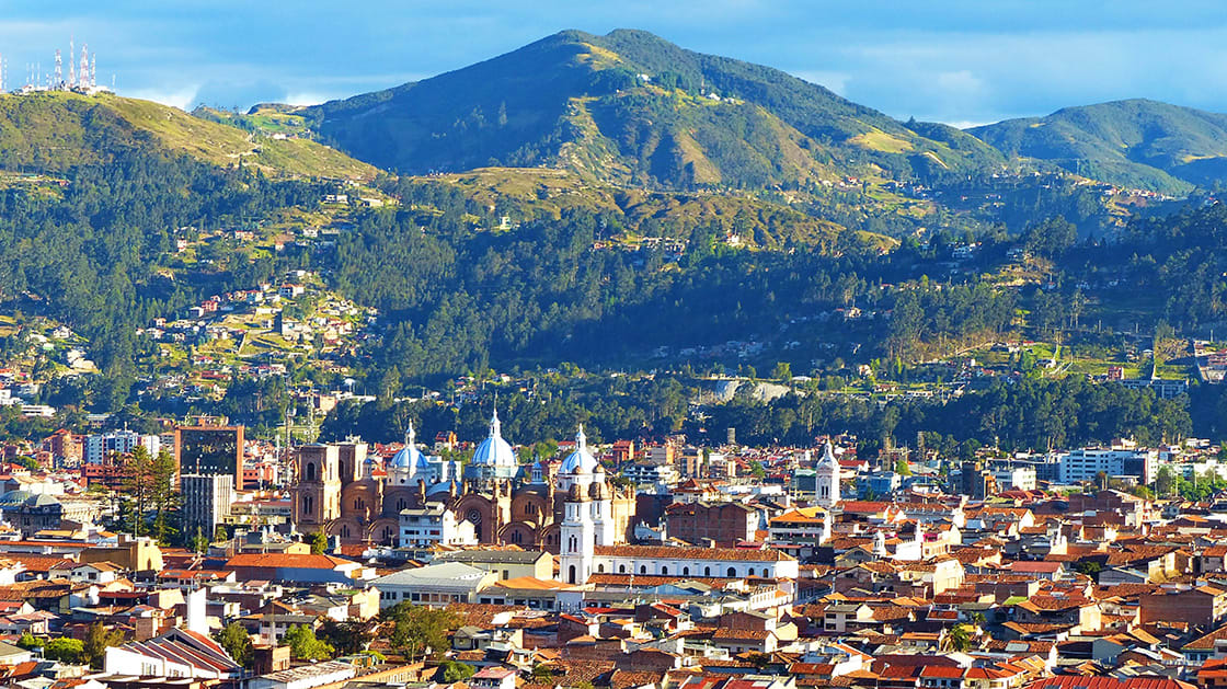 Cuenca Şehri Ve Vadinin Panoramik Görünümü