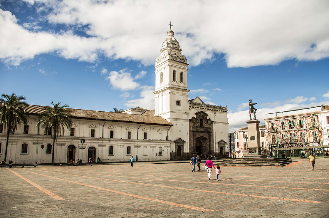 Eski Şehir Quito'da Plaza de Santo Domingo