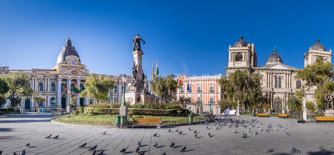 Plaza Murillo, Bolivya Hükümet Sarayı ve Metropolitan Katedrali 