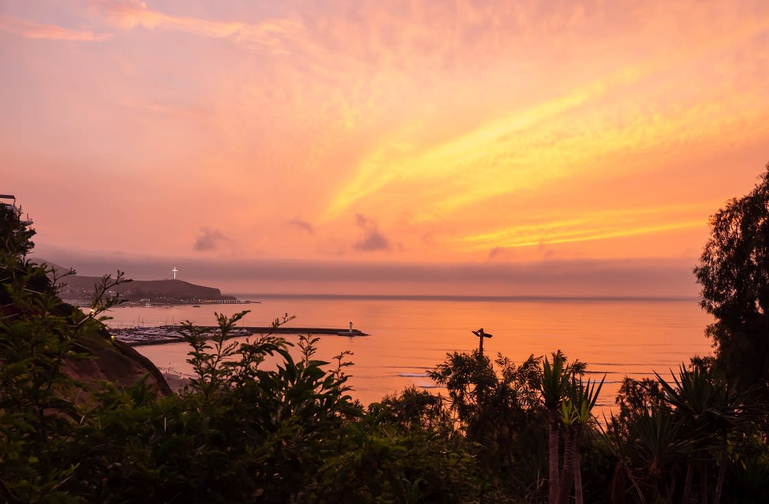 Pasifik Okyanusu Üzerinde Renkli Bir Gün Batımı Görünümü