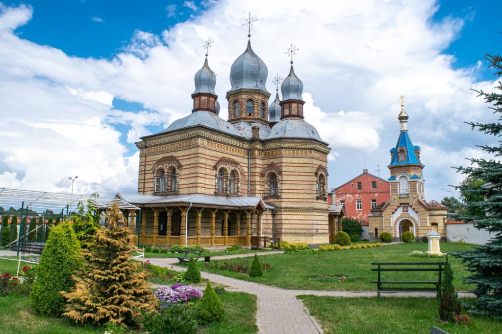 Jekabpils Ortodoks Kutsal Ruh Kilisesi