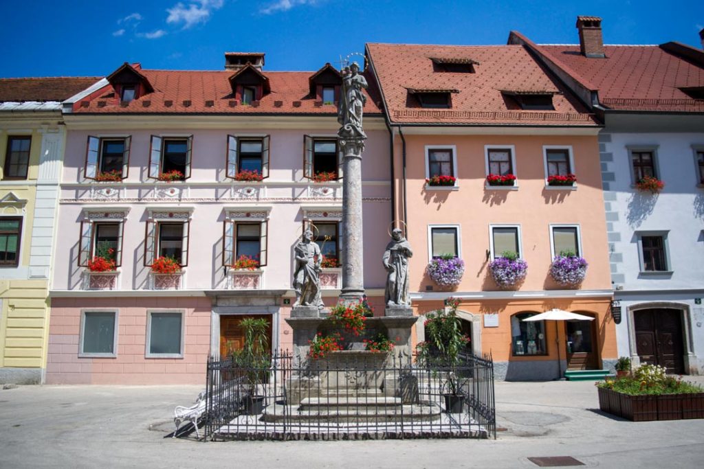 Şehir Meydanı, Skofja Loka'da Ne Görülmeli Slovenya