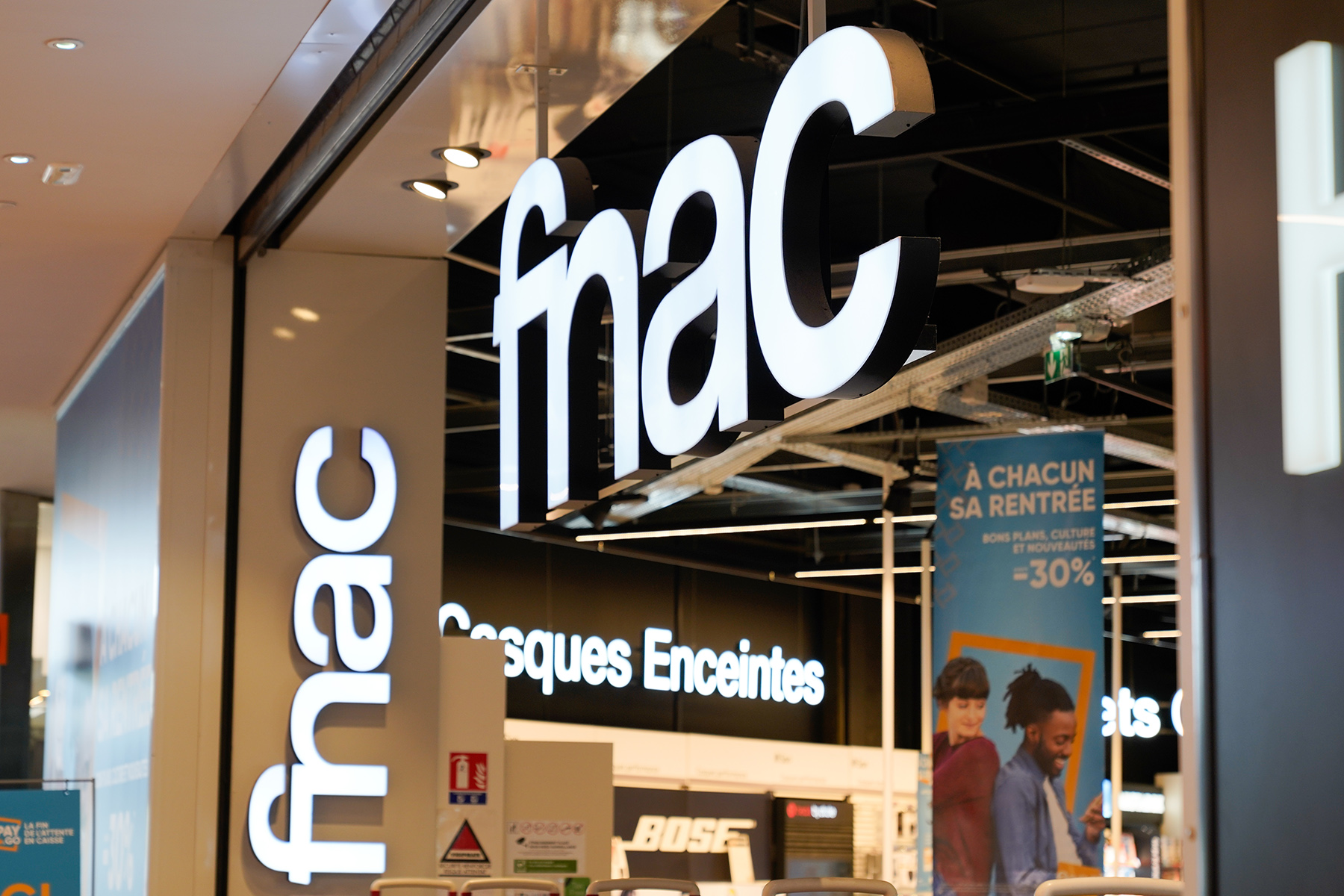 Fnac, Bordeaux, Fransa'da bir elektronik zincir mağazası