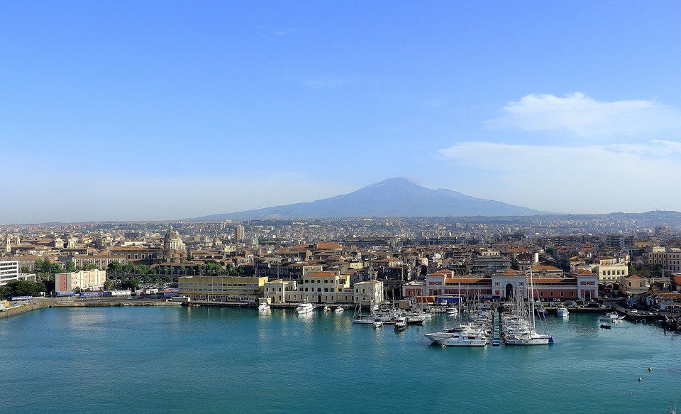 Catania, Sardunya, İtalya'nın daha az bilinen noktalarından biridir.  İtalya'da gidilecek en iyi yerlere rehberimizi okuyun