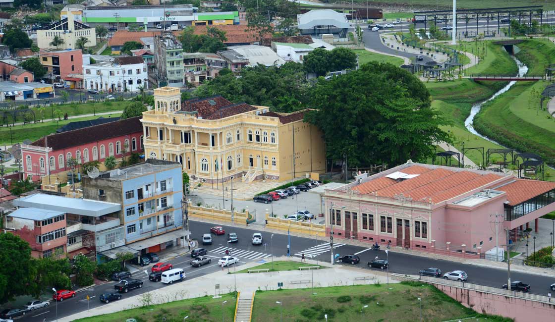 Manaus şehrinde sömürge binaları